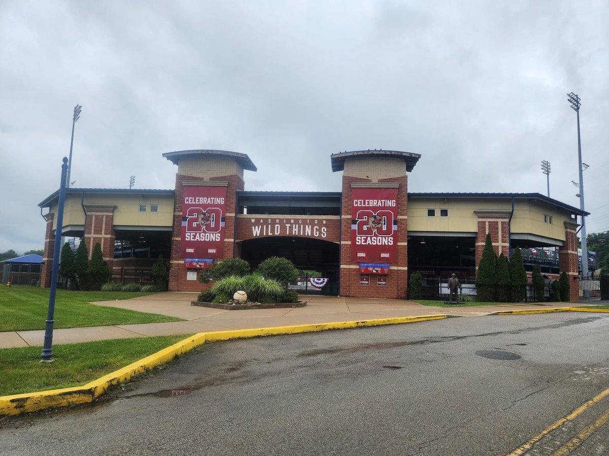 TribSportsLady's tweet image. My vehicle keeps veering to the ball park. Wild Things vs. Sussex County. Frontier League. #WashingtonPA #WildThings #baseball #Travel #healthcoachlife
