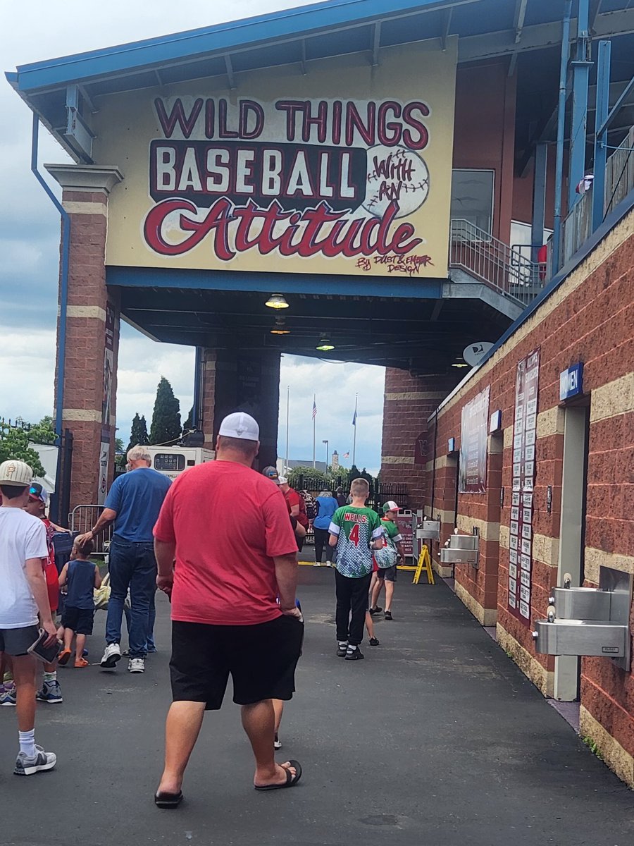 TribSportsLady's tweet image. My vehicle keeps veering to the ball park. Wild Things vs. Sussex County. Frontier League. #WashingtonPA #WildThings #baseball #Travel #healthcoachlife