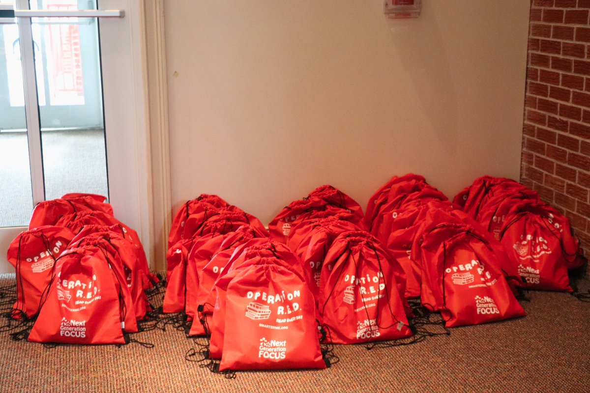 NextGenFocus's tweet image. This summer, we’re encouraging our students and their families to Read Every Day (R.E.D.)!📚😊🤓

#SmarterMe #tutoring #mentoring #virtuallearning #forsythcountyga  #donation #gwinnettcountyga #greateratlanta #nonprofit
#empoweringnextgenerationleaders #literacy #literacymatters