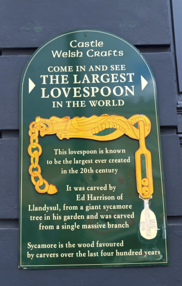Reason #5467 to visit Cardiff in Welsh Wales - the largest LOVESPOON in the world!!
*don't ask; I don't know either