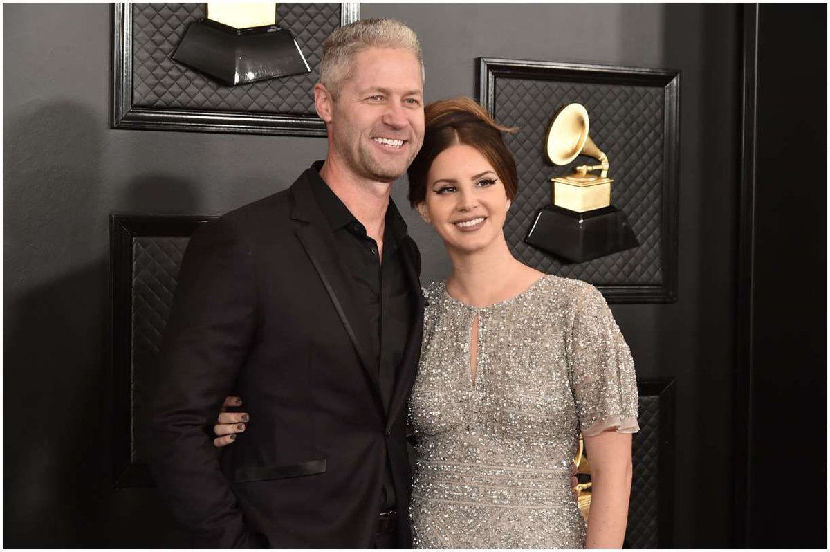 PopBase's tweet photo. Lana Del Rey shades ex-boyfriend Sean Larkin in added lyrics to ‘Chemtrails’ during live performance:

“He’s born in December and got married when we were still together. He got married when we were in couple’s therapy together, sometimes I wonder what his wife would think if she knew.”