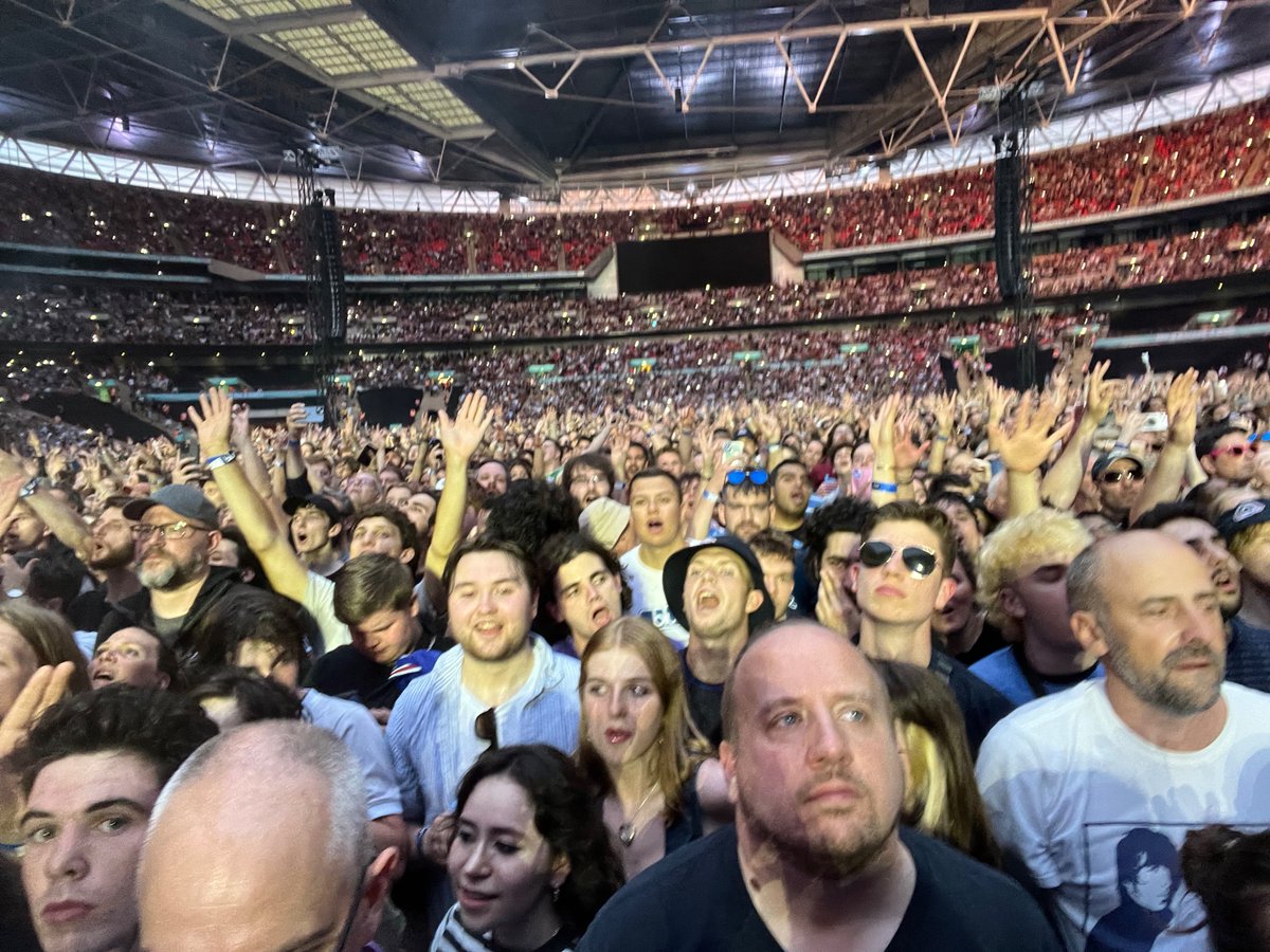 buzzababe's tweet photo. @blurofficial 
You were fucking amazing! I’m gonna ache tomorrow but it was all worth it! Look forward to seeing you again soon ❤️ https://t.co/fYO9AGB973