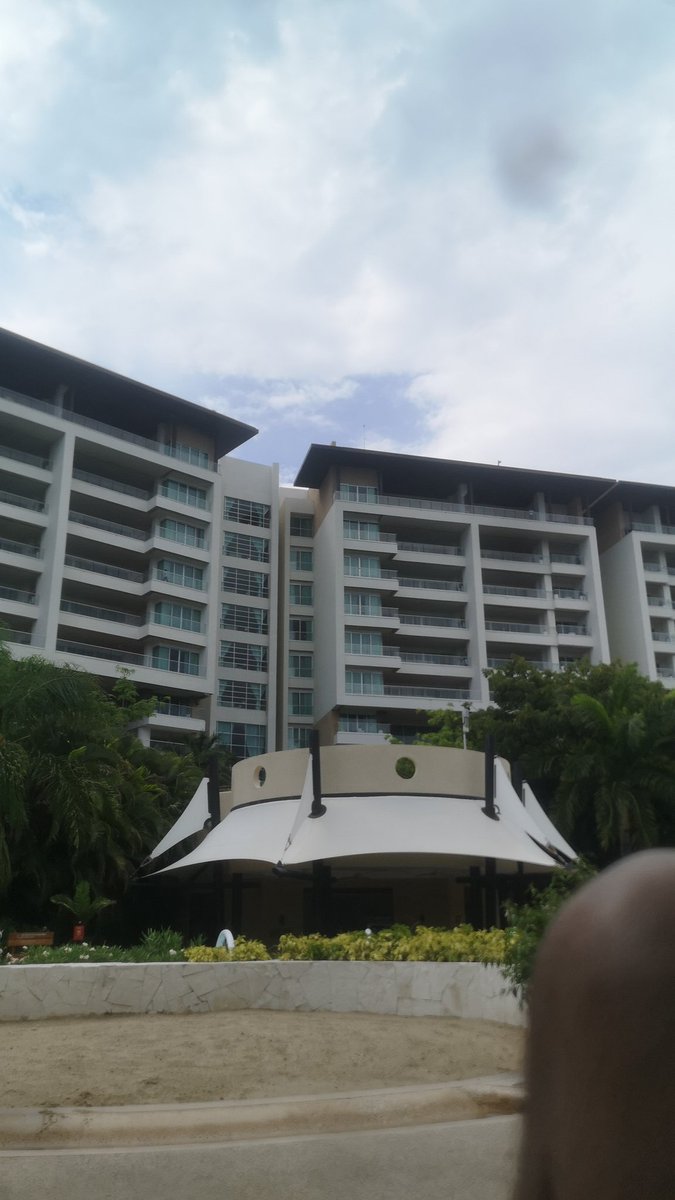 ZacMaduro's tweet photo. Alguna pareja en #vidanta #NuevoVallarta #NuevoNayarit
#vallarta #swVallarta #Cuckold https://t.co/gMYdL7jshj