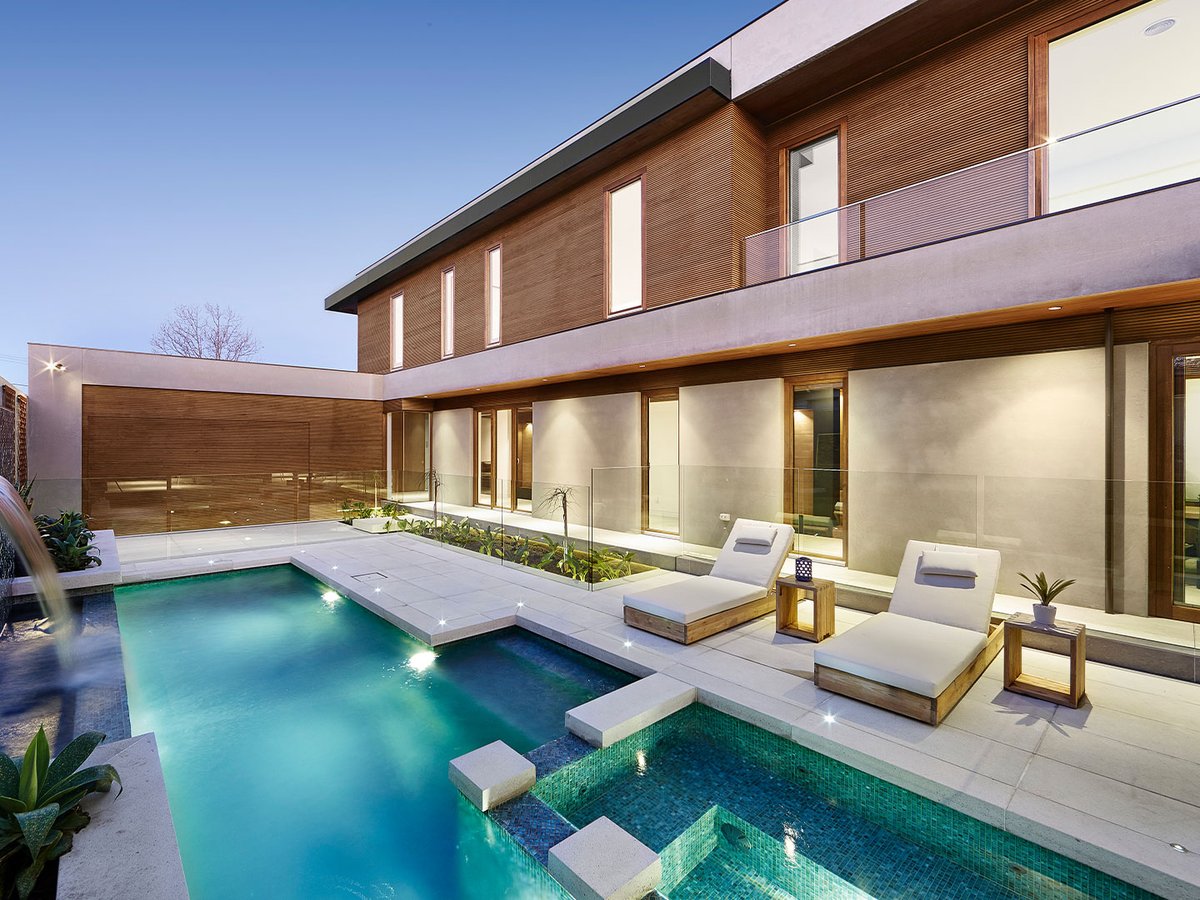 When it comes to paving around pools, chances are you'll find what you need in <a href="/AnstonAP/">Anston Architectural Products</a>'s concrete pool coping range. A diverse selection of colours and sizes are available in various profiles. Speak to the friendly Anston team for your next pool project!
#pooldesign #poolcoping