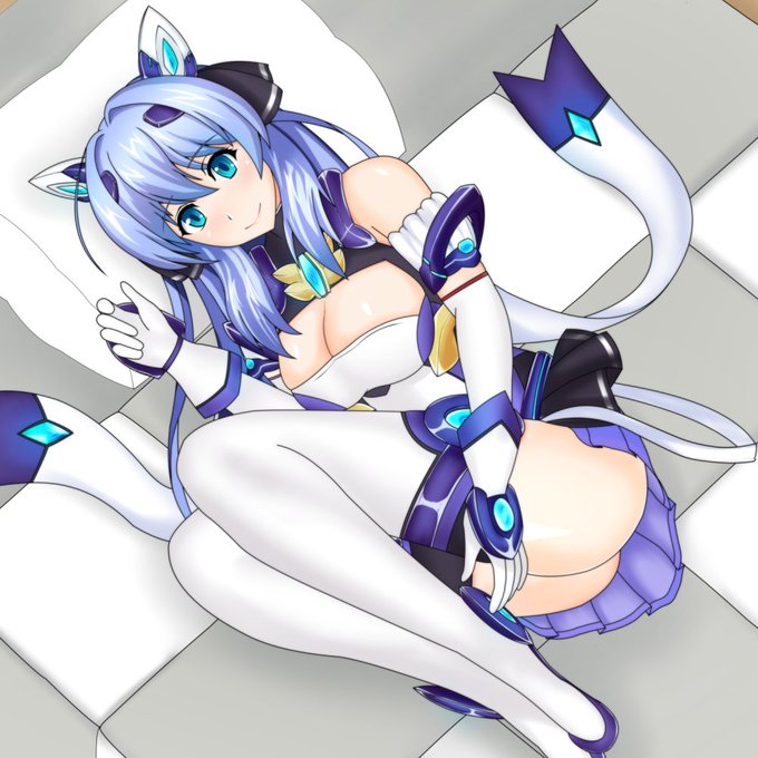 創ちゃんに構って欲しそうにしているベッドの上で寝転んでエクスティアに変身した真理奈さん 