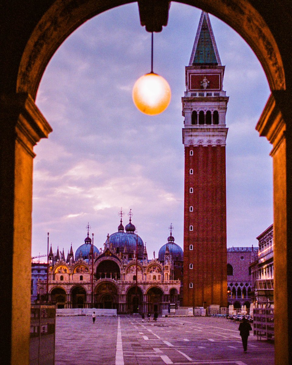 This was shot on the #LeicaM6 and #portra400 I was really happy with how this photo turned out because it was very early morning on the San Marco Plaza and the Portra 400 gave it a very magenta look which I’m a big fan of 📷 #cityscape #piazzasanmarco #veniceitaly #photography