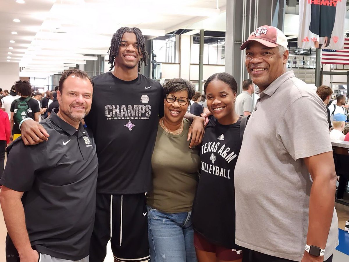 Sunrise Basketball (@sunrisehoops) on Twitter photo Always great to see Sunrise family on the road! <a href="/CoachKLindsted/">Kyle Lindsted</a> ran into <a href="/BowserCooper/">Cooper Bowser</a> (@FurmanHoops) and <a href="/TheBowserBunch/">BowserBunch</a> this week while looking for future Buffaloes!
#RiseUp 🦬 Always great to see Sunrise family on the road! <a href="/CoachKLindsted/">Kyle Lindsted</a> ran into <a href="/BowserCooper/">Cooper Bowser</a> (@FurmanHoops) and <a href="/TheBowserBunch/">BowserBunch</a> this week while looking for future Buffaloes!
#RiseUp 🦬