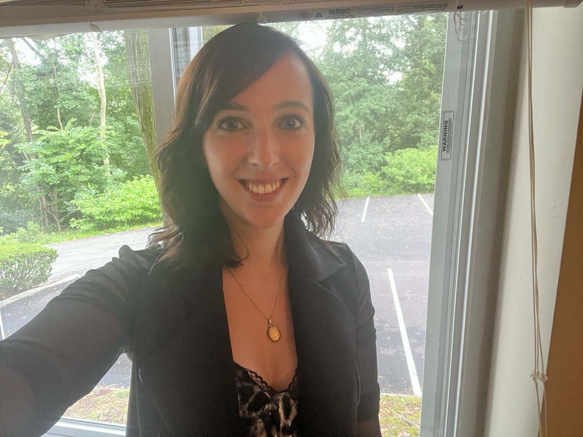 Nikki_Hrichak's tweet photo. On set today shooting a pitch video for upcoming short film, “The Haunted Campus”.
#actor #actress #weekend #onset #promo #phillyactor #sageligible #Sunday https://t.co/1IPw41pOpP