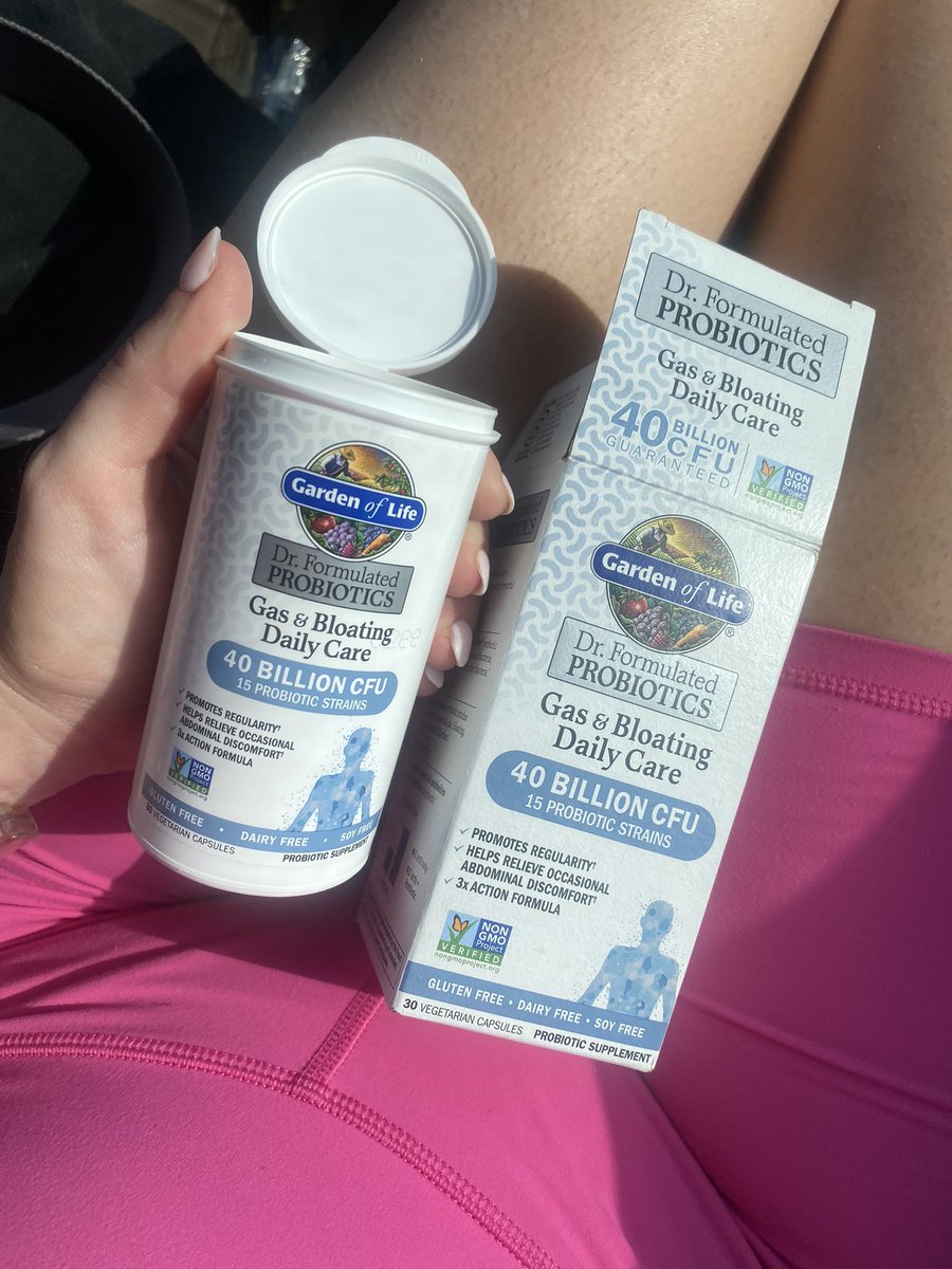 makasaurus_'s tweet photo. Wow thanks @Target  &amp; @gardenofliferaw for skimping on my probiotics bottle. I JUST bought this right now at Target, opened it, and there’s only 26 capsules when there should be 30 🧐🤨

Wouldn’t care, but for $32/bottle, I expected more 😏 https://t.co/NuzfLeog5G