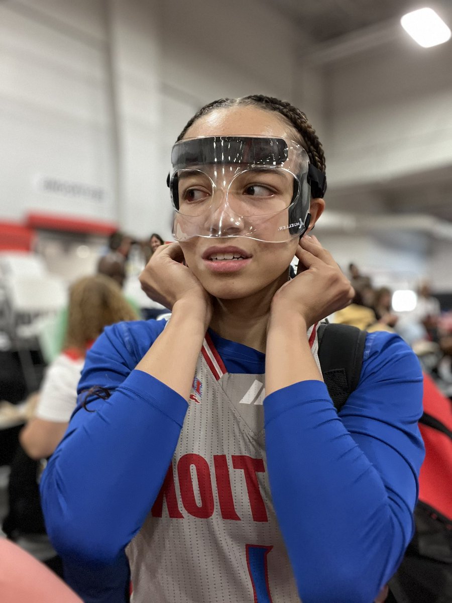 Ari Parker tweet media