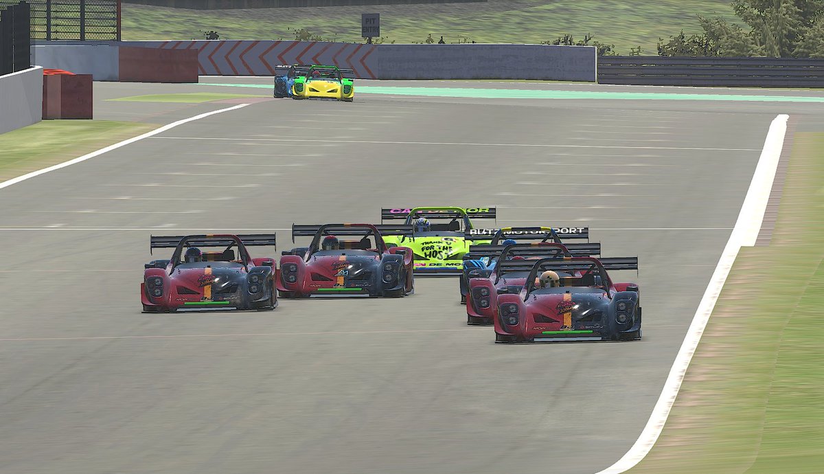 Aingeru96's tweet photo. Vaya sacada de resistencia del señor @crazyjuampa y que primer stint... de locos que maravilla! 🔥🔥 Agradecer a todos por lo bien que lo hemos pasado!! 🔝🔝 #MOTORFERIA #TeamLaFeria #6hSpa #RadicalSR08 https://t.co/up9sl6VbTl