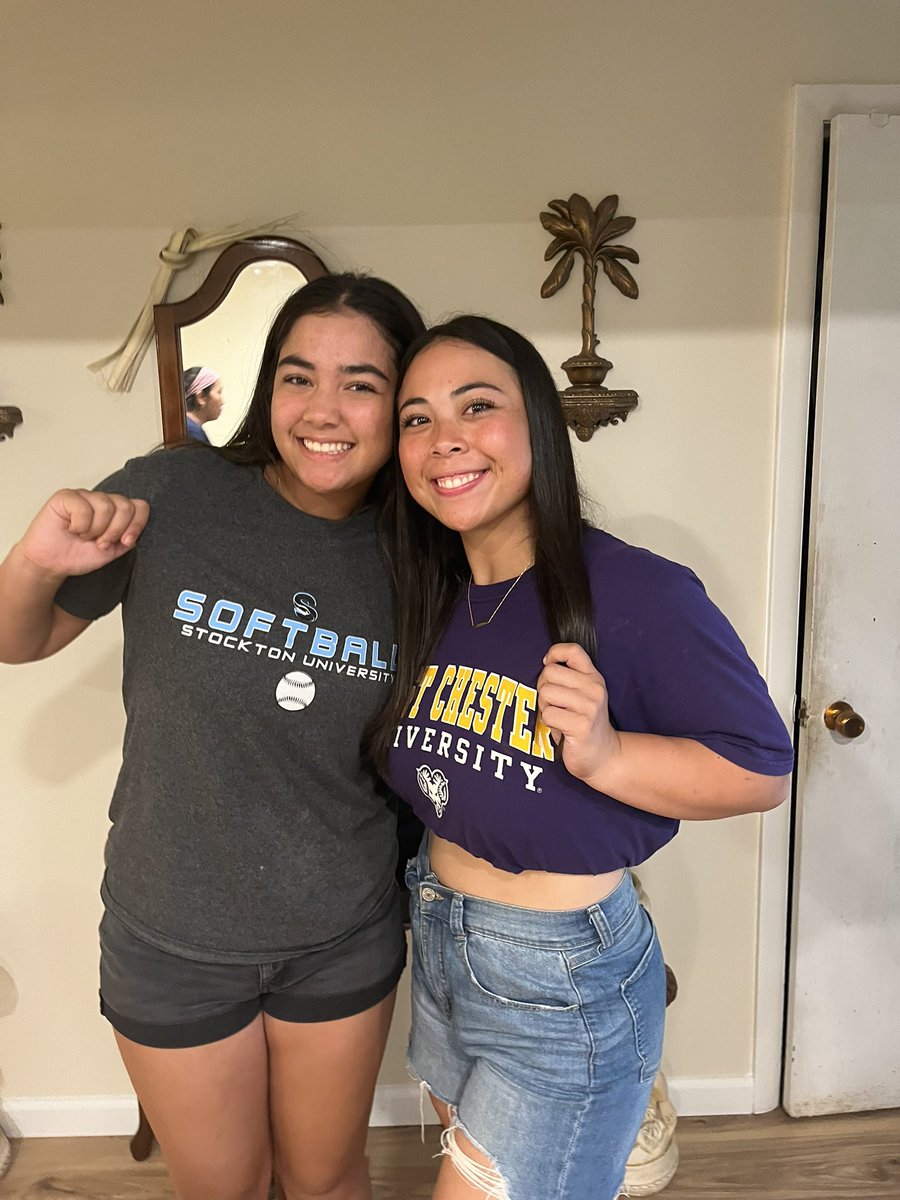 JennaHaas2024_'s tweet photo. The cousin duo is committed!!! My very first teammate and best friend💜💛🩵🤍 @bcavanaugh2024 @JOutlawsGold_DB https://t.co/ZdpgWQ3gu5
