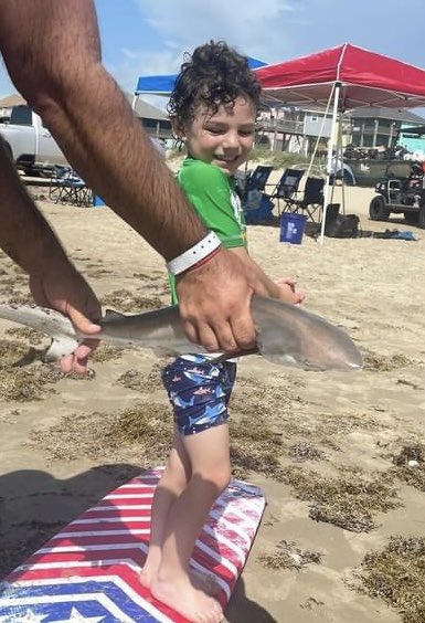 rafemata12's tweet photo. Bleu pulled in his first shark this week. #GoinDeep #Bolivar @MataMindee https://t.co/oXB8mEX2VG