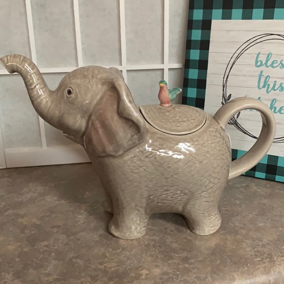 So good I had to share! Check out all the items I'm loving on <a href="/Poshmarkapp/">Poshmark</a> #poshmark #fashion #style #shopmycloset #katespade #homeandhearthdesigns: posh.mk/HY0NUdfWiBb