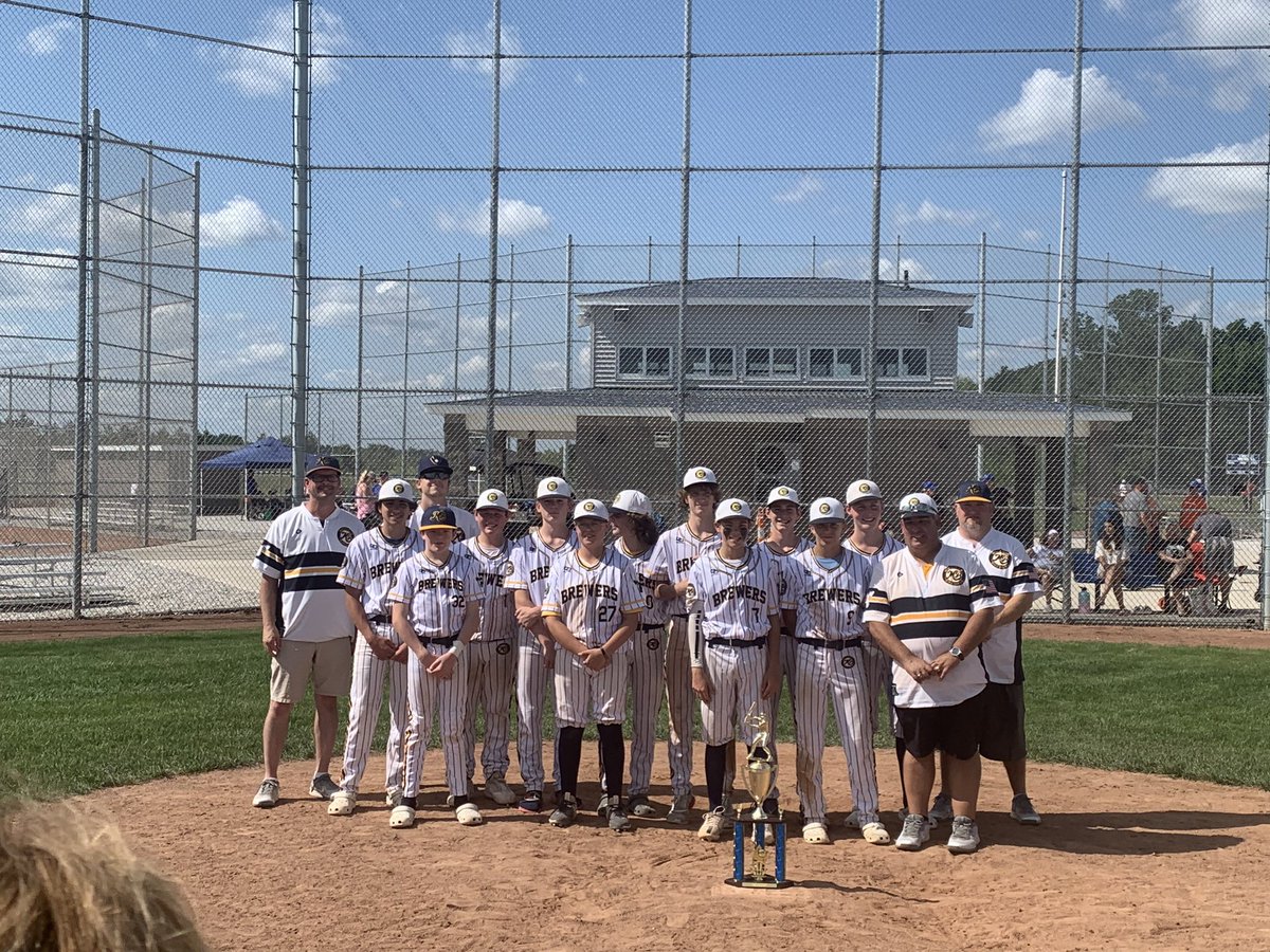 17UMiBrewers's tweet photo. Champions! Great weekend of some great baseball! Boys went 4-0 to win it all. Great team effort.  Congrats Lukas Bray #22 on Tournament MVP @LukasBray22 https://t.co/ee6uk0vlMq