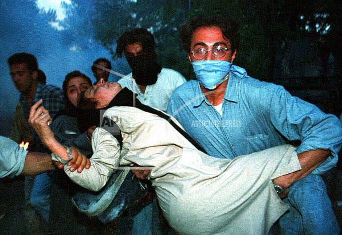 At_free98's tweet photo. ما را به خاطر بیاور!
ما را که تازه جوانانی بیست و دو ساله بودیم.
شور عشق درسینه داشتیم و
پیش از آن که عاشق شویم 
سینه بر خاک سوده مُردیم.

عزت الله ابراهیم نژاد 
کشته شده در حمله به کوی دانشگاه تهران

#۱۸تیر
#یاد_آر
#کوی_دانشگاه https://t.co/dk1VbfXtEm