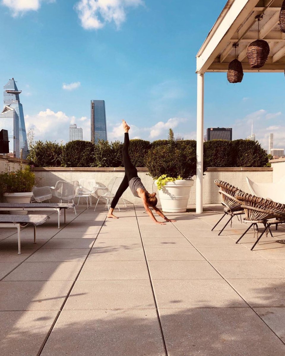 Stretch out among the city skyline 💙 #TheMaritime

📷: Veronica Blume