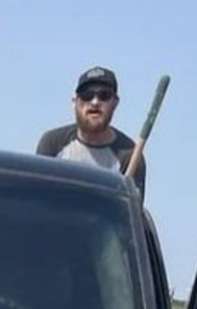 AntifaDeer's tweet photo. Somebody knows him. https://t.co/JXB7RP7nVQ