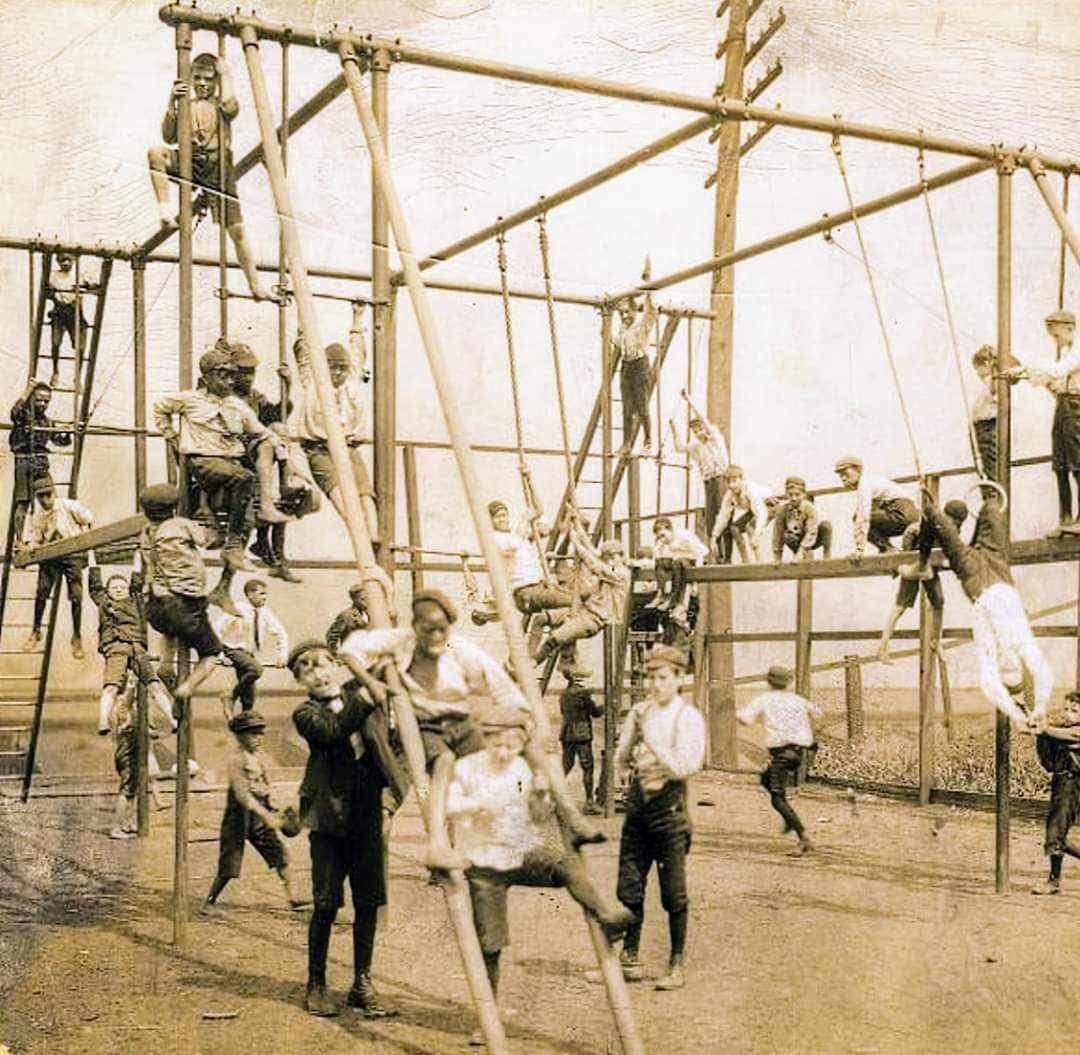 Children playing at the Washington Park playground, 1907.