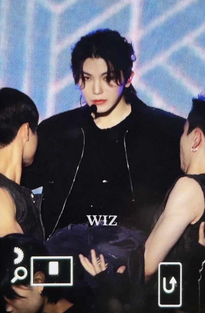 WIZ_1122's tweet image. 230709 TMEA 

👑우지 최고 .. 🥹

#WOOZI #우지 #ウジ #SEVENTEEN #세븐틴