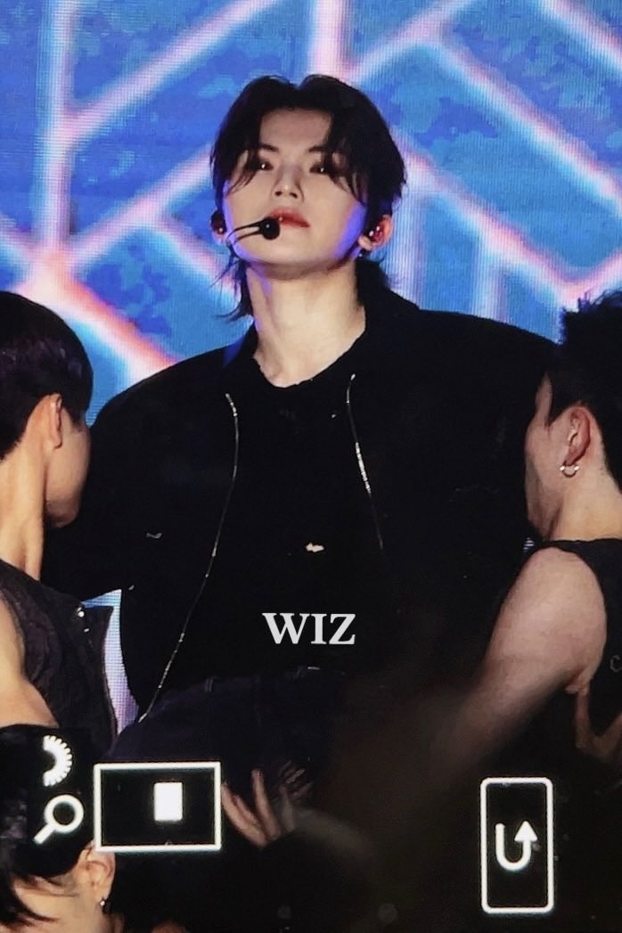 WIZ_1122's tweet image. 230709 TMEA 

👑우지 최고 .. 🥹

#WOOZI #우지 #ウジ #SEVENTEEN #세븐틴