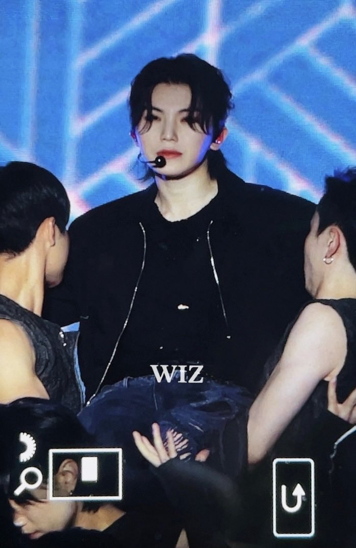 WIZ_1122's tweet image. 230709 TMEA 

👑우지 최고 .. 🥹

#WOOZI #우지 #ウジ #SEVENTEEN #세븐틴