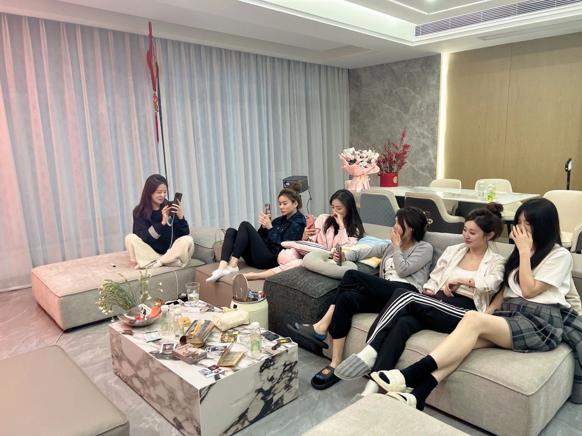 Sisters get together is happy