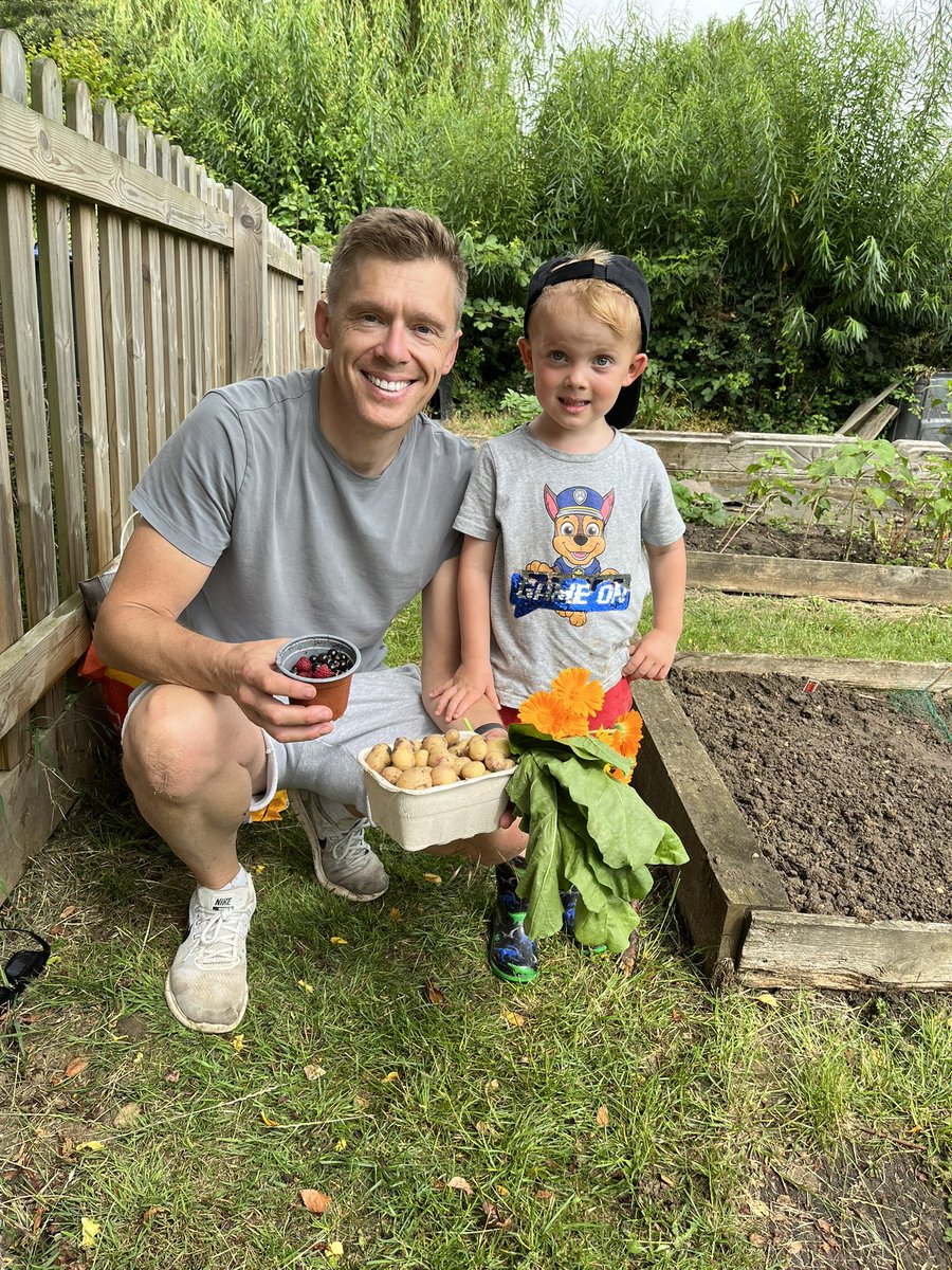 Mead Outside tweet media