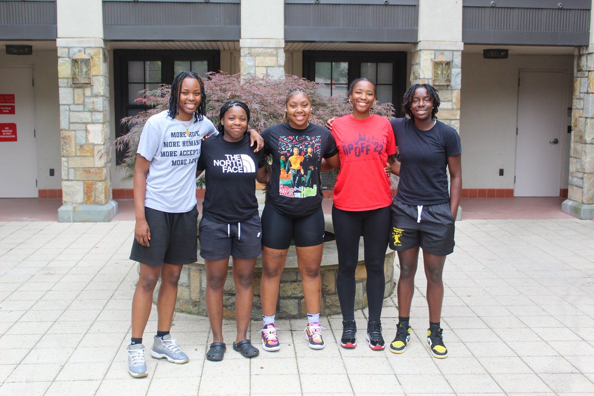Move-in day ✅

Excited to have these new faces on-campus!