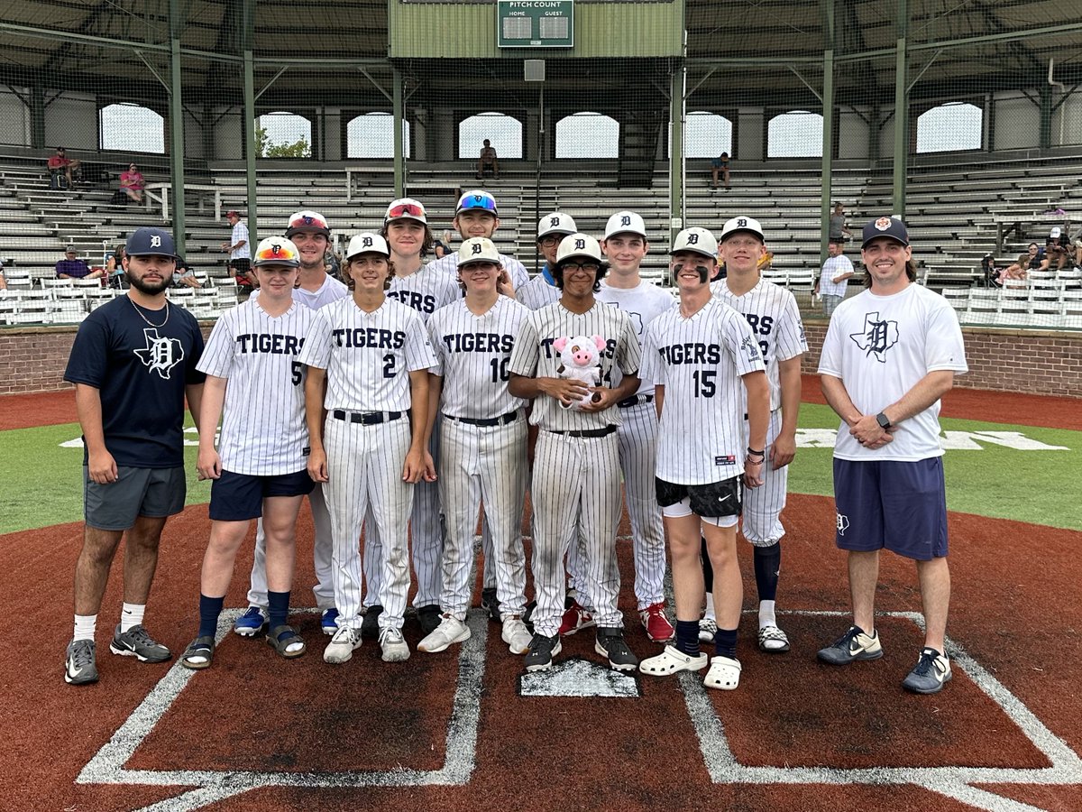 DTigersFanselow's tweet photo. Congrats to Dallas Tigers Fanselow for going 4-1 on the weekend and finishing 3rd overall in the Five Tool East Texas UT Tyler / Mike Carter Tournament. @dtigerscentral https://t.co/fxRfIPTEra
