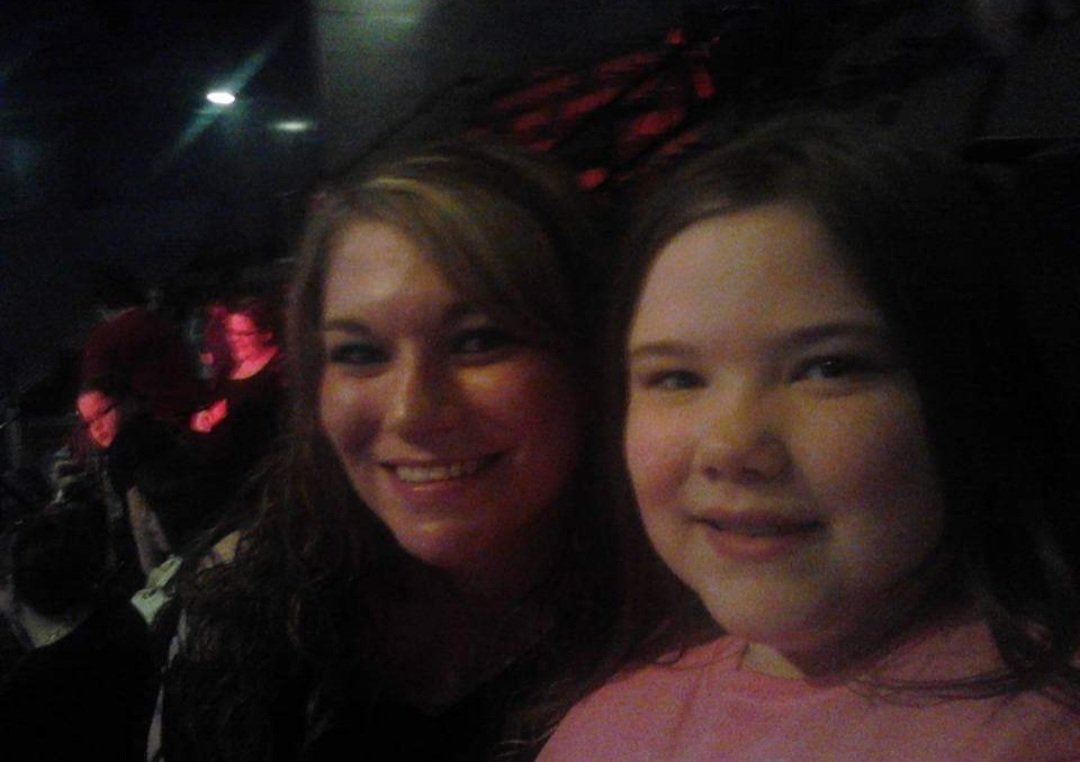 jasmine is on cloud 9 💗 tweet media