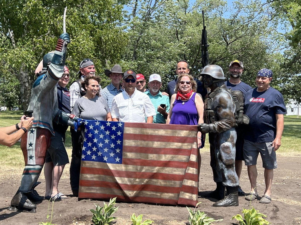 LetsPlay_Hockey's tweet photo. A statue of Mark Pavelich was unveiled and ribbon cutting ceremony held today in Sauk Centre, MN where “The Ranch” will open to help serve hockey players struggling with mental illness. Some of his former 1980 teammates and other past NHLers attended. Stay tuned for more details. https://t.co/1PkOMMhXS7
