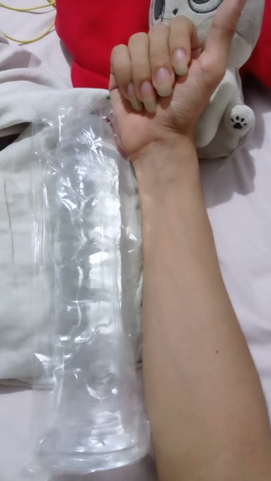 My new toy is arm size OMG https://t.co/pTg7jdgcAB