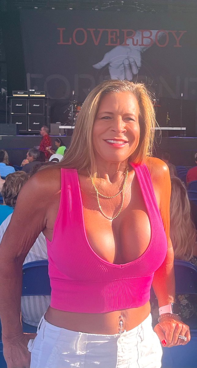 sunni_daizeFL's tweet photo. Living the 80’s again #loverboy #foreigner #concert #tampa #florida #amphitheater #midfloridacreditunionamphitheater #rockandroll #canada https://t.co/n5vMzUdyAh
