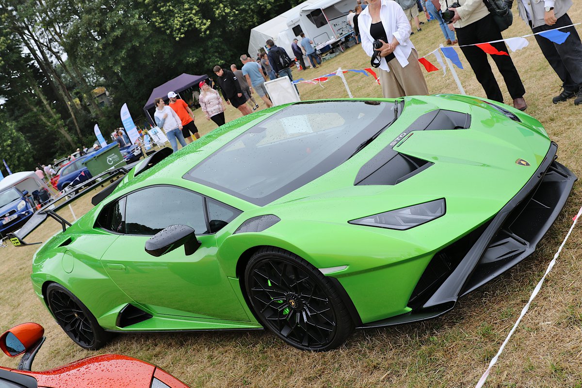 Supercar Sunday – Lamborghini Huracán STO (2023) <a href="/CrashBoxClub/">Crash Box Club Devon</a> Powderham Historic Vehicle Gathering 2023. This is 1 of just 3 UK cars. Here is the Evo review evo.co.uk/lamborghini/hu…
#Lamborghini #Huracan #supercar #CrashBox #Powderham