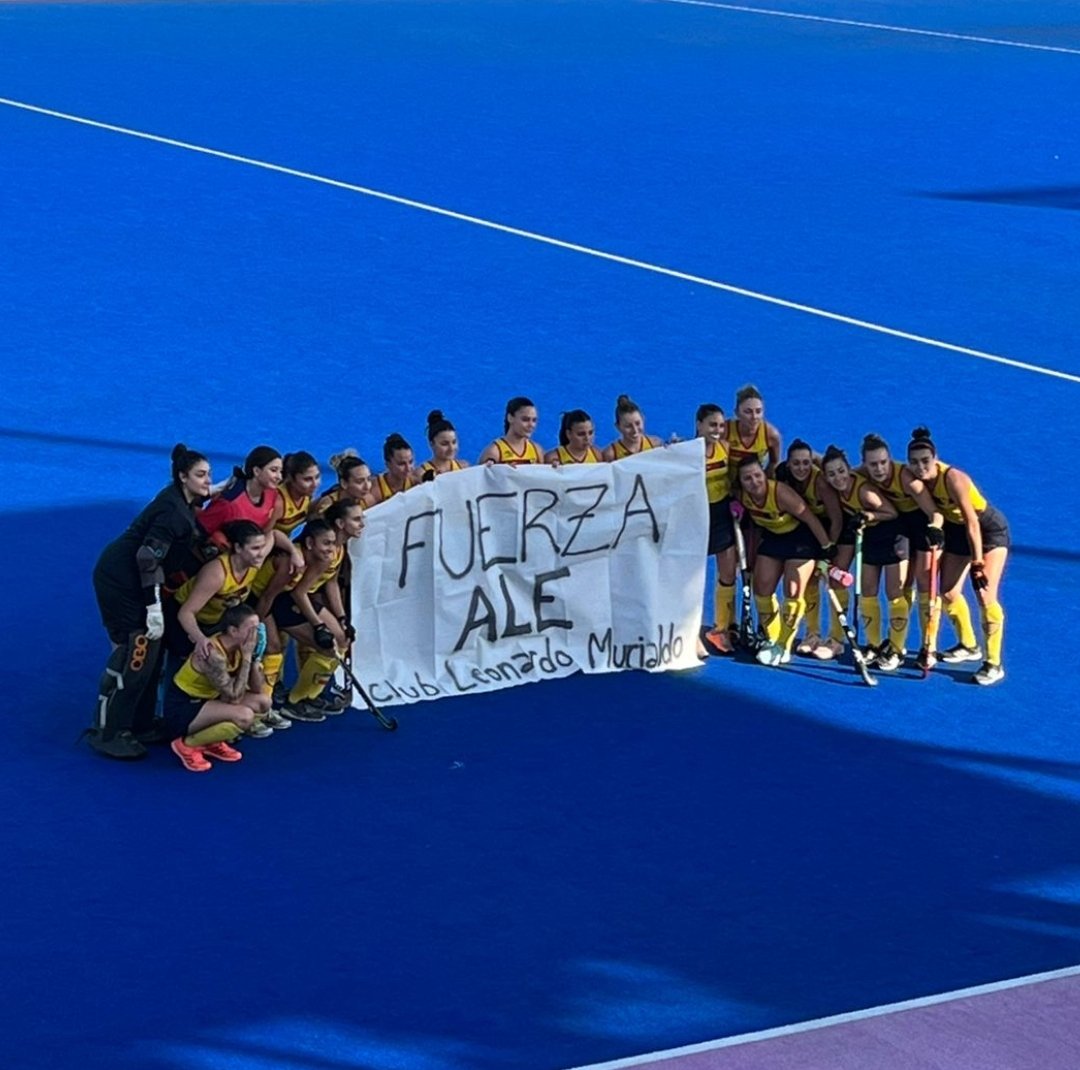 HockeyMurialdo's tweet photo. Murialdo Campeón Apertura 2023. Para Ale que lo esperamos pronto en la cancha. Felicitaciones chicas 🏑🏑💛💛💛💛💛💛💛 https://t.co/l3GAHDlNas