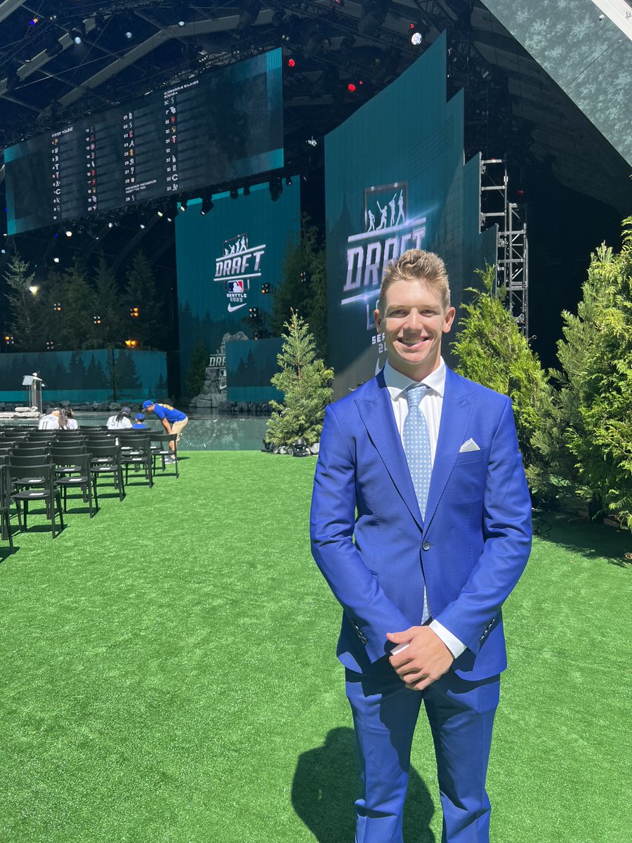 TCU_Baseball's tweet photo. They grow up fast! 

@braydentaylor02 in Seattle tonight. 

#MLBDraft | #FrogballUSA https://t.co/XP0cGcxEw0