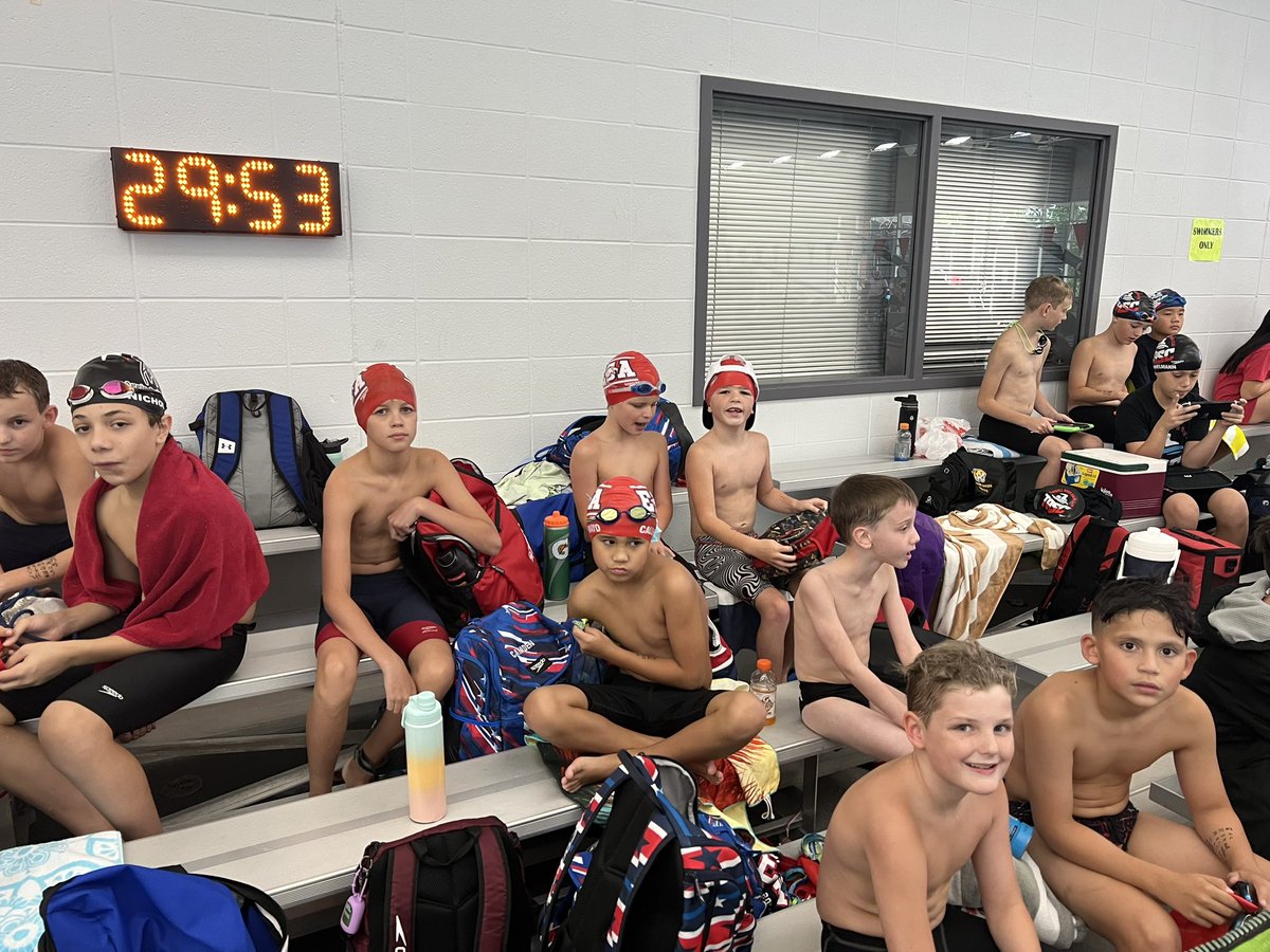ESASwim's tweet photo. Wooohoo these boys went off! Great job little dudes! So proud of y’all! https://t.co/oWiID9p35G