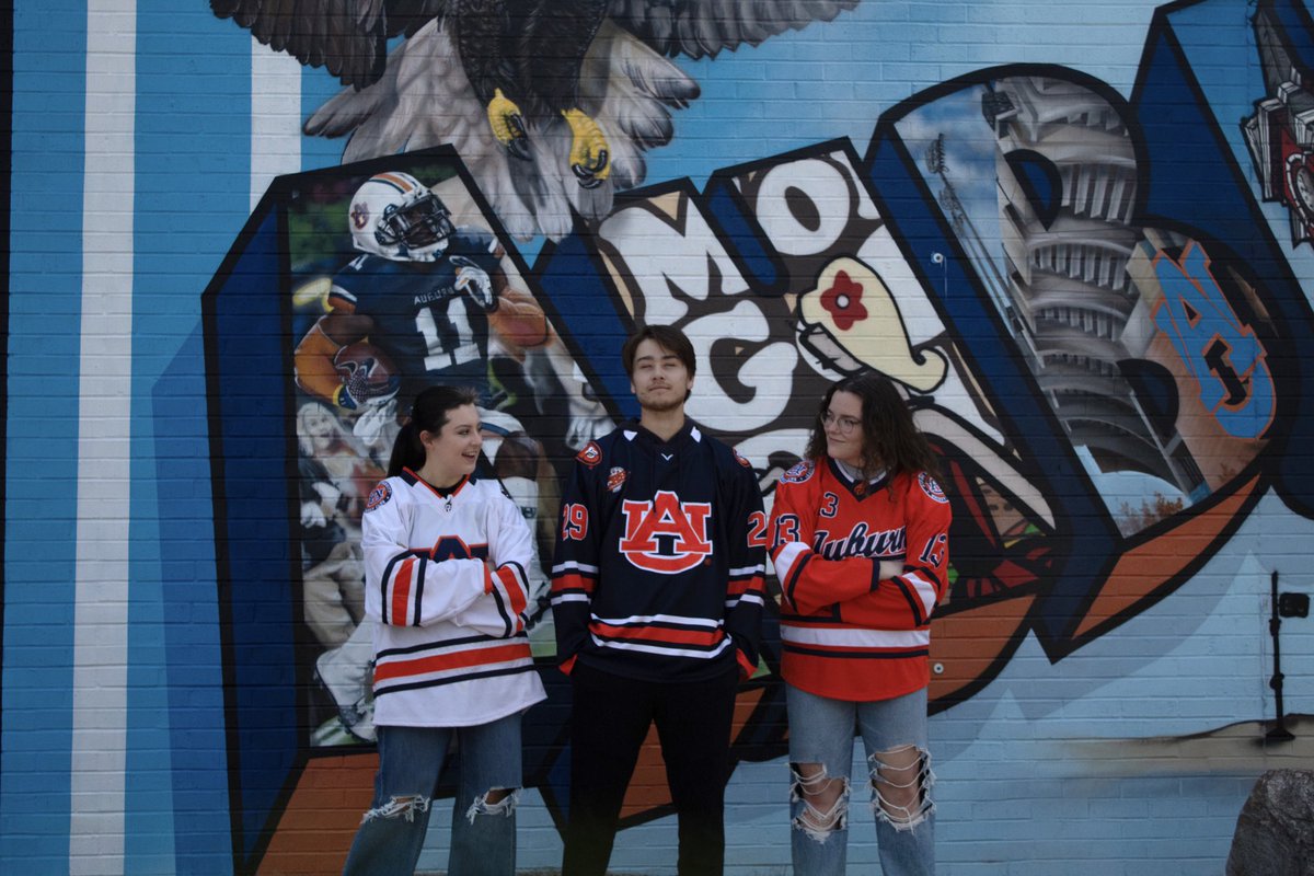 AuburnHockey's tweet photo. There’s only a few more hours to grab a white or blue jersey to rep for the 2023-2024 upcoming season! The link to purchase is through the link tree in our bio.

#WarDamnHockey | #JointheTundra https://t.co/hHoTOwwFGq