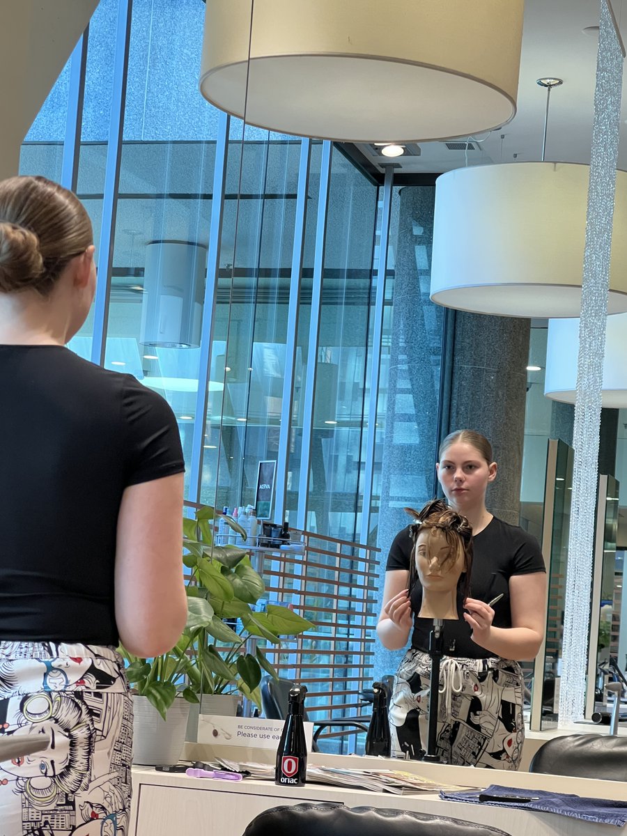 HeadlinesStyle's tweet image. Training day!

#learning #yeghair #yegsalon #albertastylist #albertahair #hairlove #yeg #yeghair #yeghairstylist #edmontonhair #edmontonhairstylist #yeglocal #manulifeplace #headlinessalonandspa