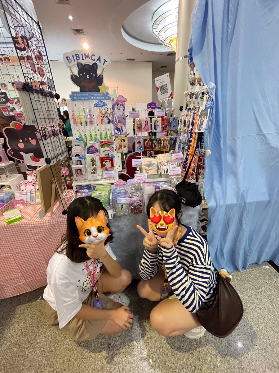bibimcat_id's tweet image. #PLANDVol2 2 DAYS✅✅ DONE!!
Thank you so much @plandartmarket for the fun and smooth event!!💗💗

Makasih banyak buat yang udah mampir dan jajan ke booth Bibimcat🥹💘 Seneng juga bisa kenalan sama fanshop-fanshop baru😍 수고했어! 다음에 또 보자!!