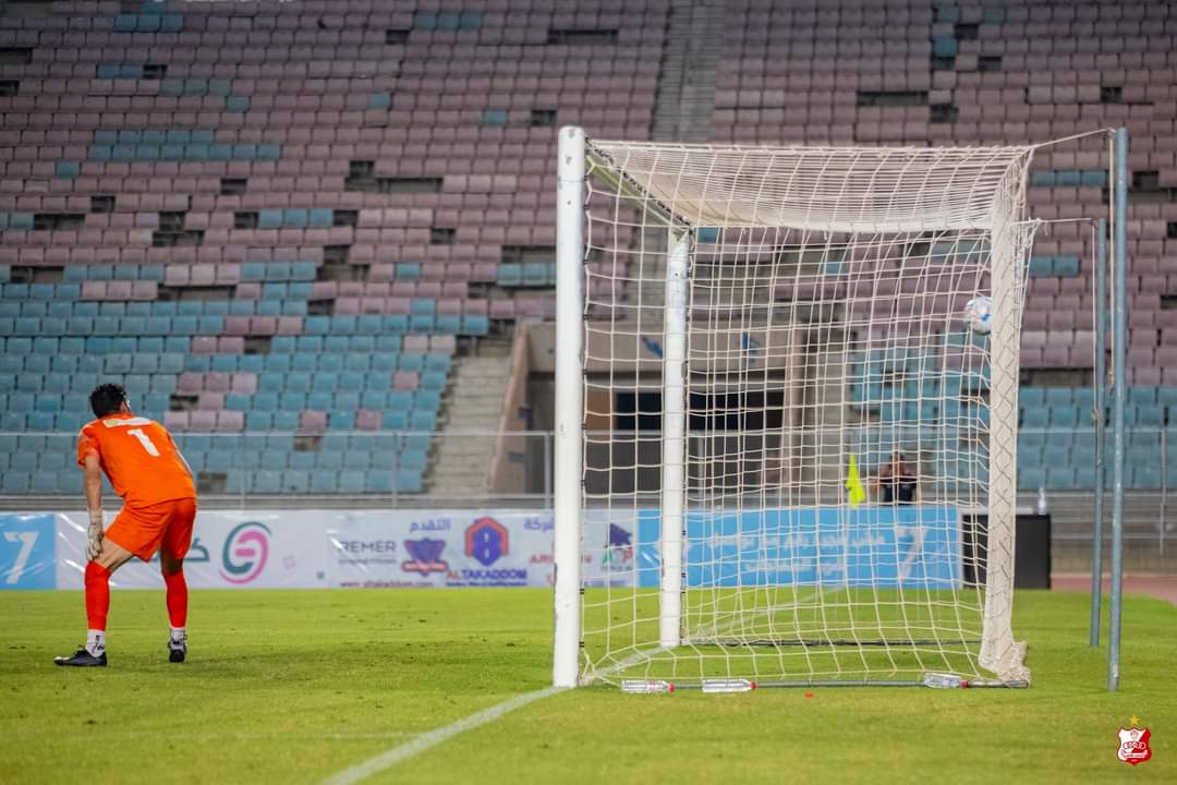 AlahlyLySc's tweet photo. هـذا سـاب الـحـبـل جـديـات 🤣🇵🇪

#AlahlyLySC 🔴⚪ https://t.co/EAvMdx8IUf