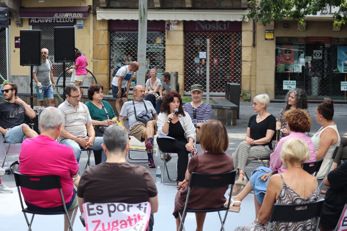 lidiaucher's tweet photo. Como candidata al senado, hoy he participado en el encuentro de feminismos de @sumar en #Errenteria.

Por unas vidas más vivibles, sea en las ciudades o en los pueblos, con la salud y los cuidados en el centro, sea en casa, en la escuela o en el trabajo. 💜➕💚

#Esporti #Zugatik https://t.co/N8F9PqJQtU