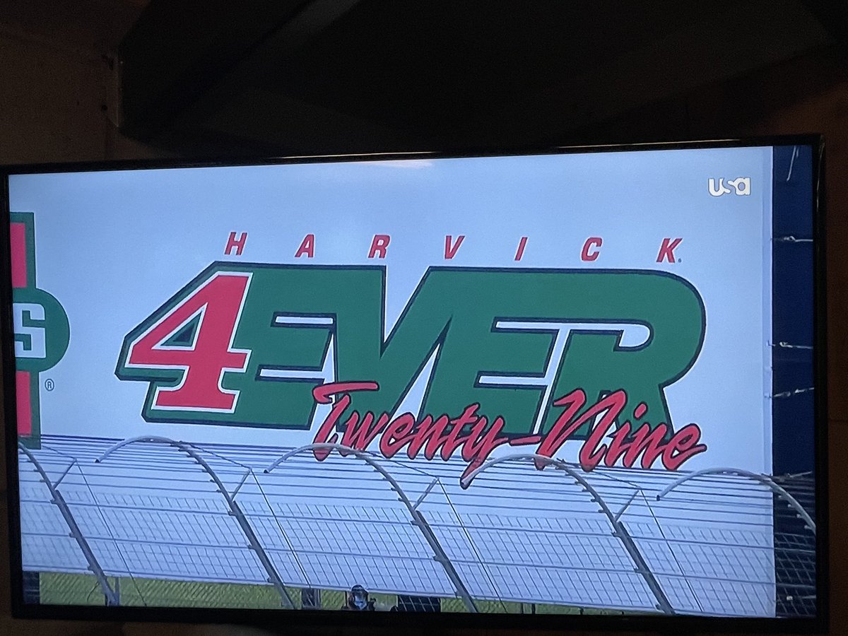 AmandaSpringst3's tweet photo. @NASCARONFOX @KevinHarvick #4EVER29 https://t.co/EPvpYvPafN