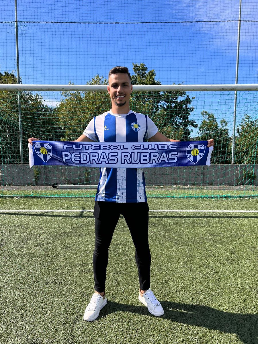 fcproficial's tweet photo. 🗣️ “Estou preparado para vestir a camisola do Pedras Rubras” 

Renato Cardoso 2️⃣💙

Coimbrões 🔄 FC Pedras Rubras 

#JuntosSomosMaisFortes #FutebolSénior https://t.co/E68gYHfwwy