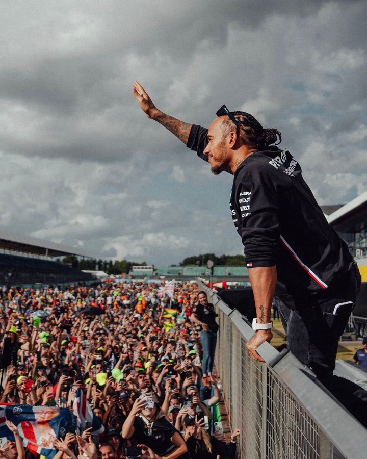 AceaLeo's tweet image. Muy positivo el #GPGranBretana en el día de hoy.

Mercedes aumenta su ventaja en el segundo puesto en el campeonato de constructores.

McLaren ha sido el equipo que ha despuntado este día, aún les quedan mejoras por venir pero dieron un paso importante.

Alex Albon es increíble.