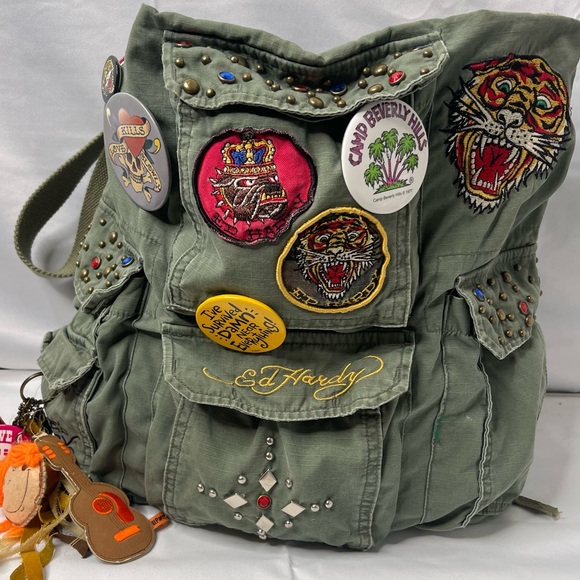 J_zagas's tweet photo. So good I had to share! Check out all the items I'm loving on @Poshmarkapp from @thenomadicattic #poshmark #fashion #style #shopmycloset #lillypulitzer #edhardy #jgallegos: https://t.co/wxqUvcDr0Q https://t.co/D2KaXVdF5k
