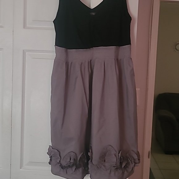 NaviRamD2's tweet photo. So good I had to share! Check out all the items I'm loving on @Poshmarkapp #poshmark #fashion #style #shopmycloset #dressbarn: https://t.co/zwykFwuh0N https://t.co/nMtfSzkq4p