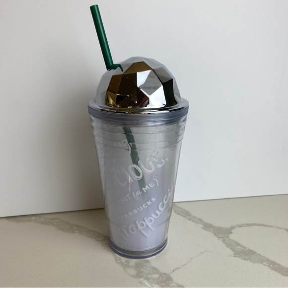 LisaBabe521's tweet photo. So good I had to share! Check out all the items I'm loving on @Poshmarkapp from @WingedPharaoh #poshmark #fashion #style #shopmycloset #pasttimes #redcarter #starbucks: https://t.co/WK8XVhN9Ic https://t.co/HUnqIRvcID