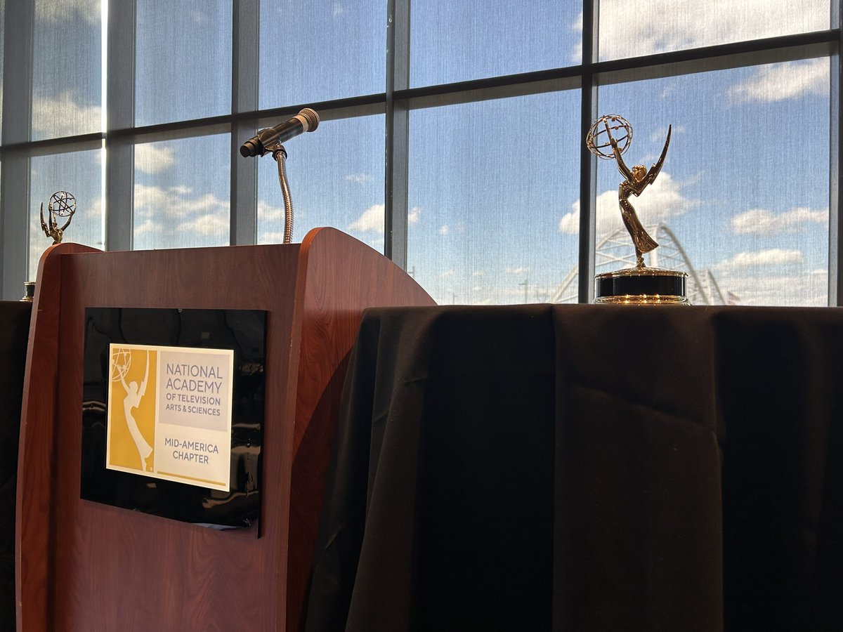 Thank you Little Rock for a great <a href="/emmymidam/">NATAS Mid-America EMMY Awards</a> Gold/Silver Circle Induction Ceremony.  What a great night !   Thanks so much and congratulations ! <a href="/RobinsonCenter/">Robinson Center</a> <a href="/LittleRockCVB/">Little Rock CVB</a> !! #EmmyMidAm #WelcomeToTheClub <a href="/donnaterrell_tv/">Donna Terrell Lambert</a>